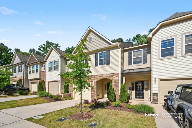 Building Photo - 2100 Solana Wds Dr