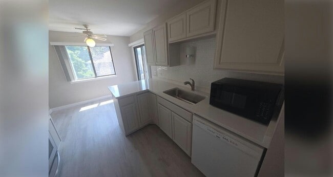 Building Photo - 299 Pembridge Ln