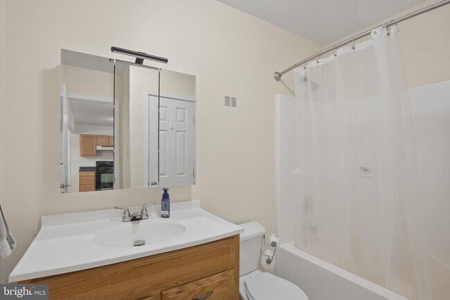 Foto del edificio - 6485 Tip Hill Dr