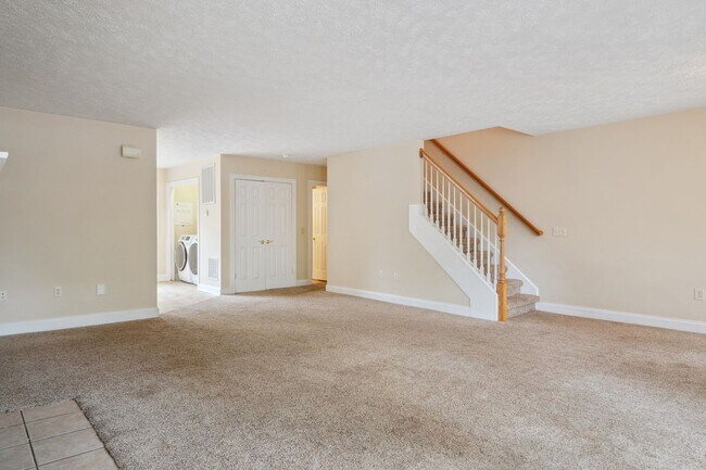 Foto del edificio - 3 bed/ 2 1/2 Bath.  Pet Friendly. Off Stre...