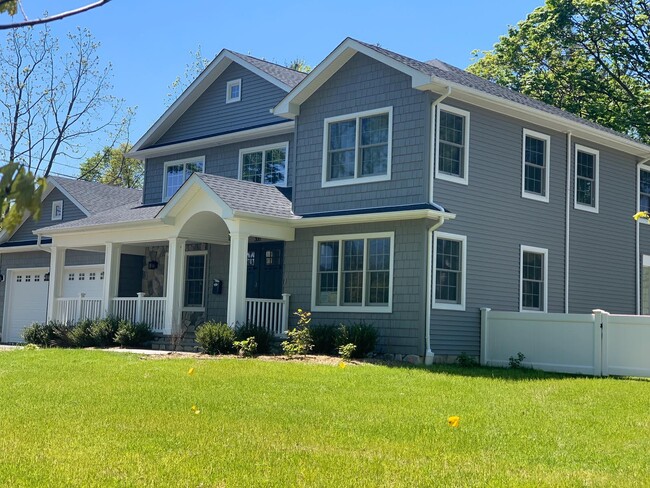 Building Photo - 300 Locust Lane