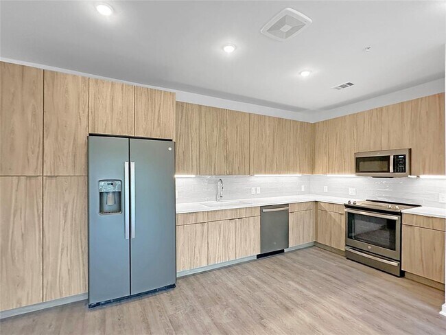 Building Photo - 4802 S Congress Ave