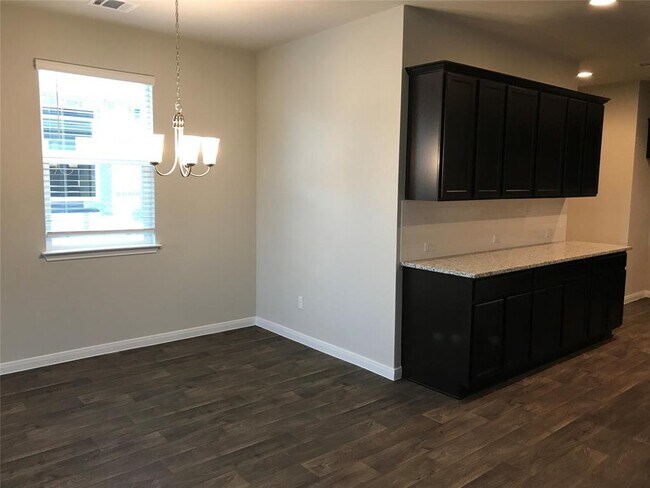 Foto del edificio - 6409 Kildare Dr