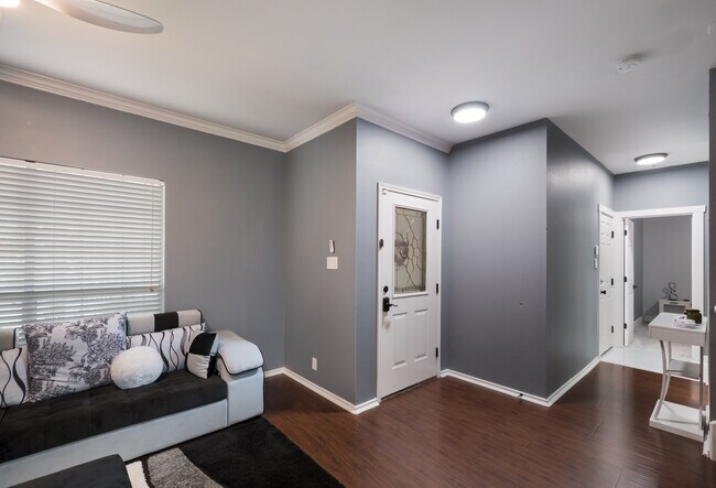 Building Photo - 5610 Spring Stone