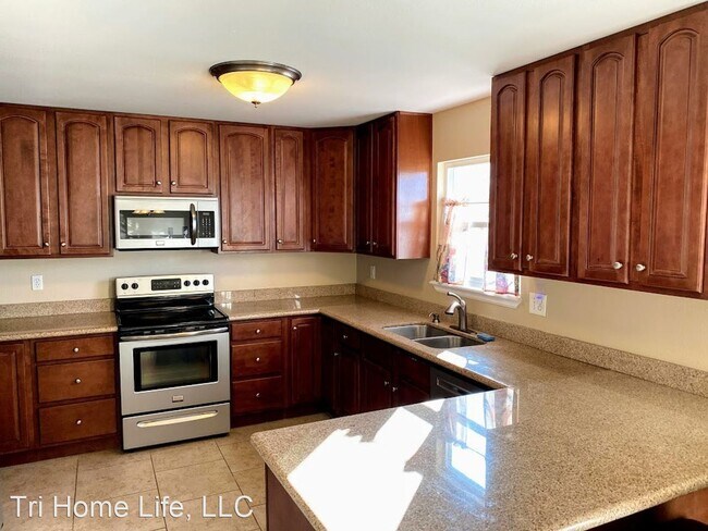 Building Photo - 3 br, 2 bath House - 911 Park View