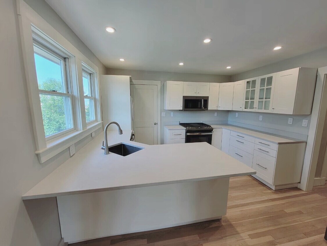 Foto principal - 72 Tufts St