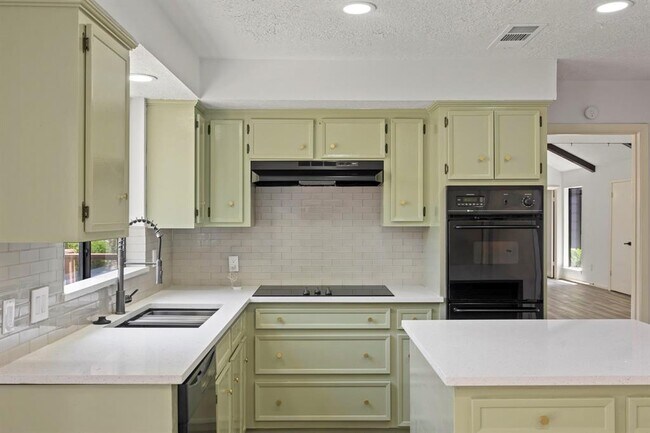 Foto del edificio - 11115 Kitty Brook Dr