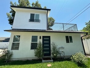 Building Photo - 20340 Cantara St
