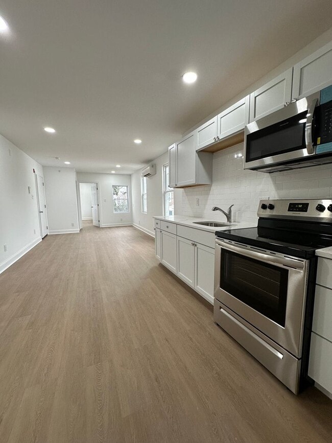 Photo - 1209 N Franklin St Apartment