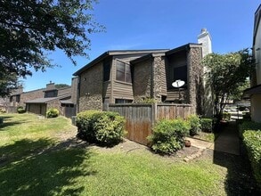 Building Photo - 333 Melrose Dr