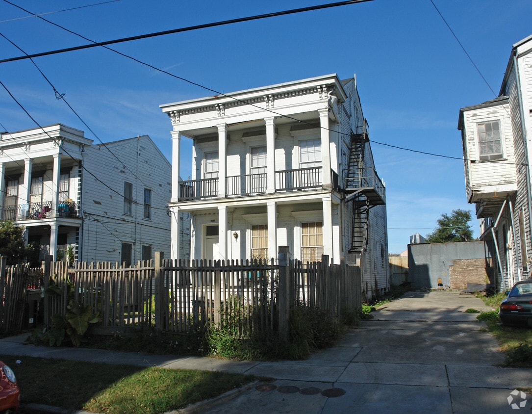 1517 Euterpe St, New Orleans, LA 70130 Apartments in New Orleans, LA