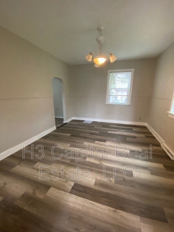 Foto del edificio - 1715 Edwardsville Rd