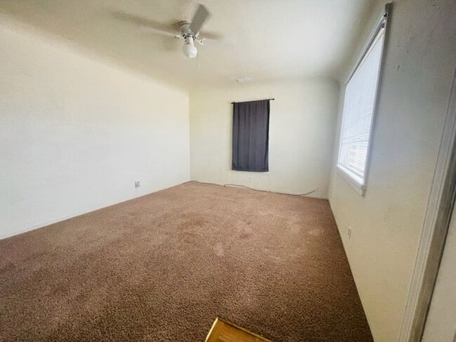 Foto del edificio - 1002 W Deming St