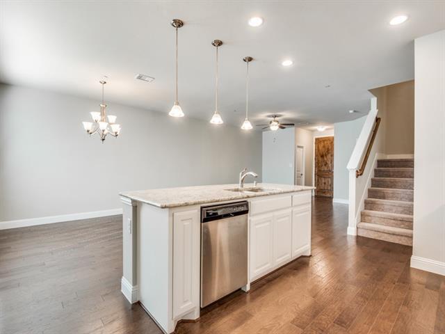 Building Photo - 409 Carnaby Ct