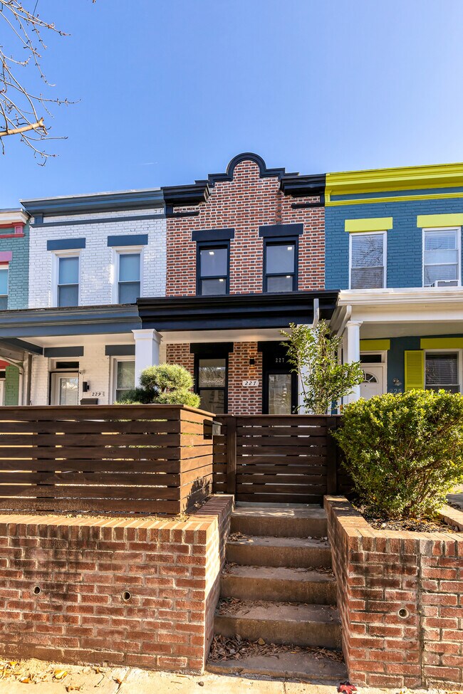 Property Front - 227 14th Pl NE