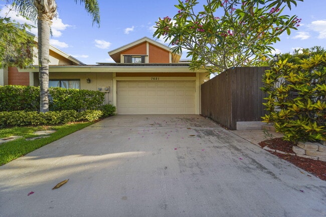 Building Photo - 7621 Sierra Terrace W
