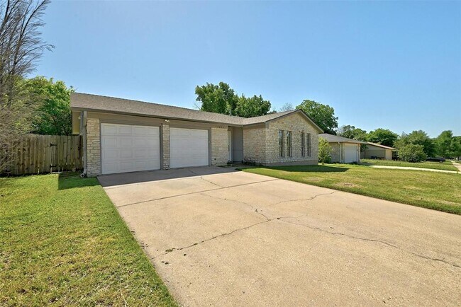 Building Photo - 13003 Lamplight Village Ave