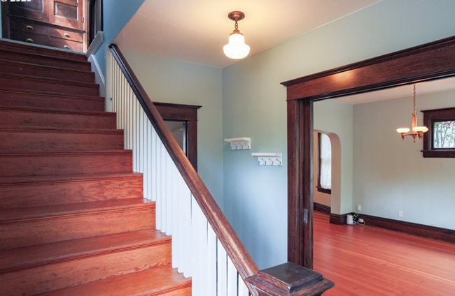 Living room + Stairs - 527 NE Fargo St