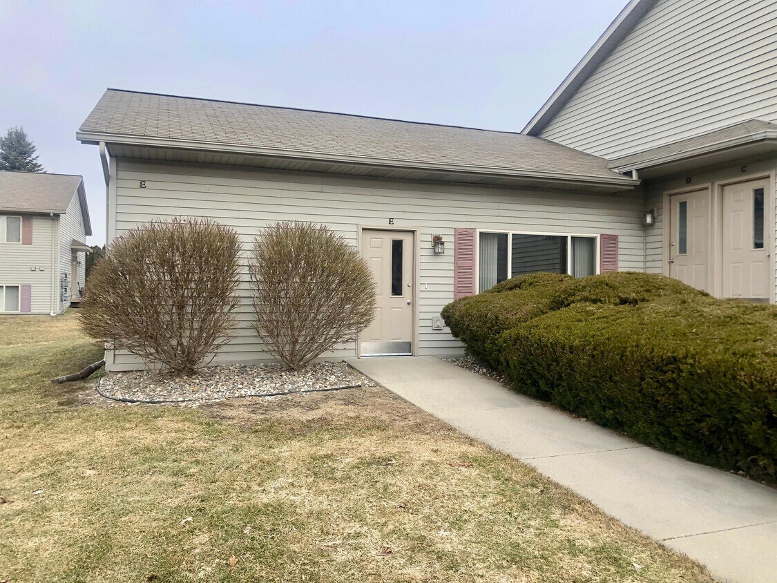 Foto principal - 1629 Flynn Ln