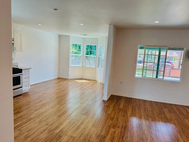 Building Photo - 6712 Cedros Ave