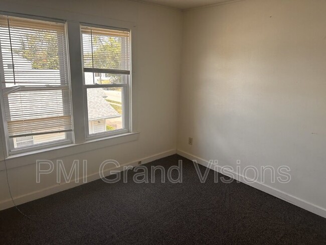 Building Photo - 1530 2nd St