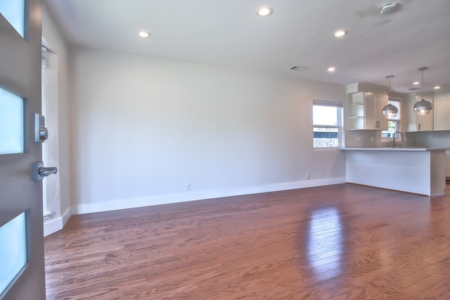 Building Photo - 432 N 19th St