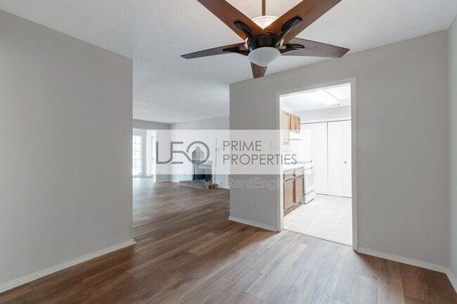 Building Photo - 1350 Brockett Pl