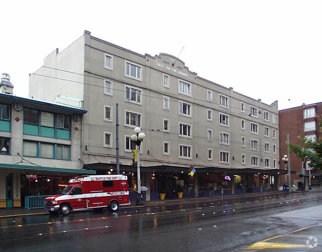 Building Photo - Market House