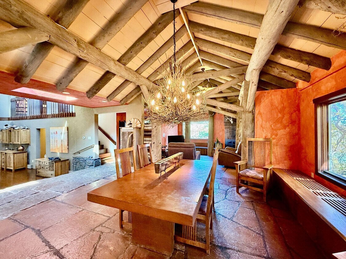 Foto principal - Historic Manitou Springs Home for Rent – M...