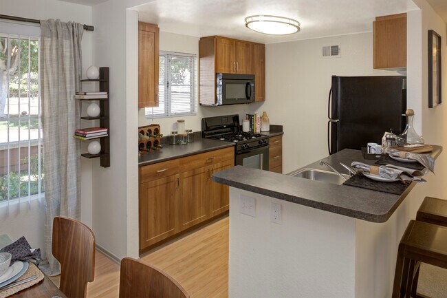 Building Photo - eaves Santa Margarita