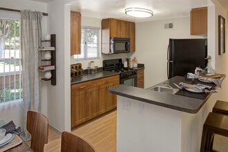 Building Photo - eaves Santa Margarita