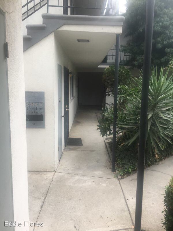Building Photo - 8925 La Puebla Ave