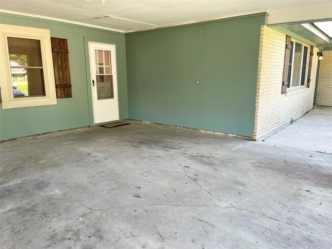 Foto del edificio - 2049 Horton Ave