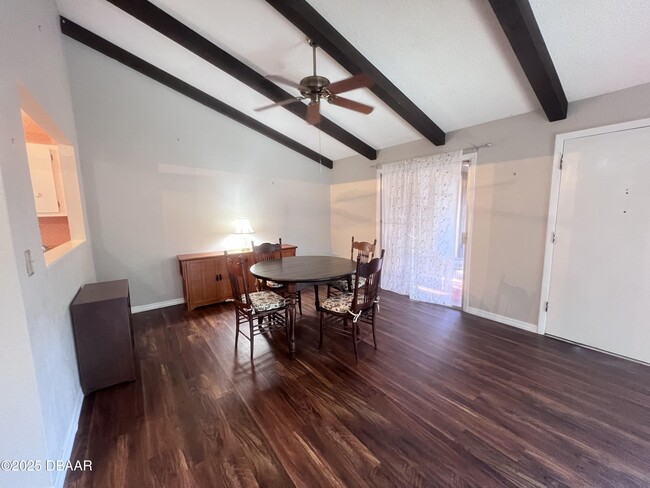 Foto del edificio - 80 Cypress Pond Rd