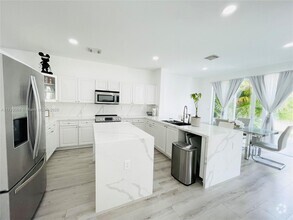 Building Photo - 14731 SW 132nd Ct