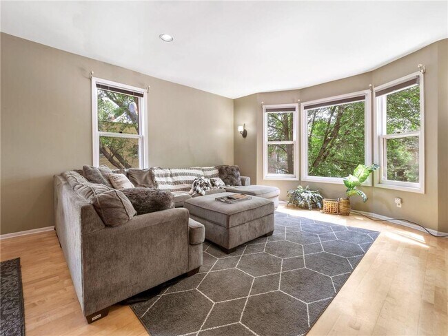 Foto del edificio - 545 Ashland Ave