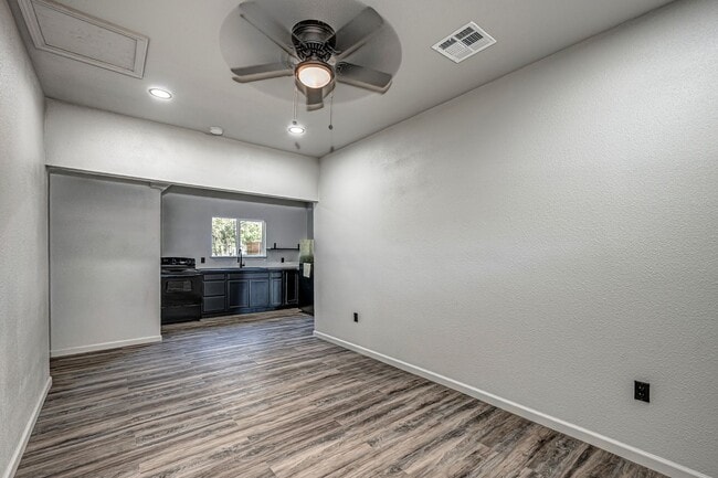 Building Photo - 731/735 8th Yellow Duplex