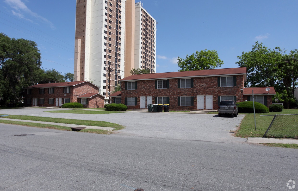 Foto del edificio - 1200 E 66th St