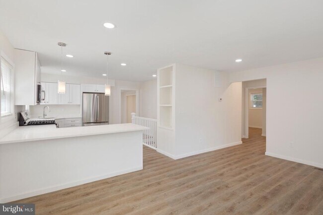 Building Photo - 12608 Farnell Dr
