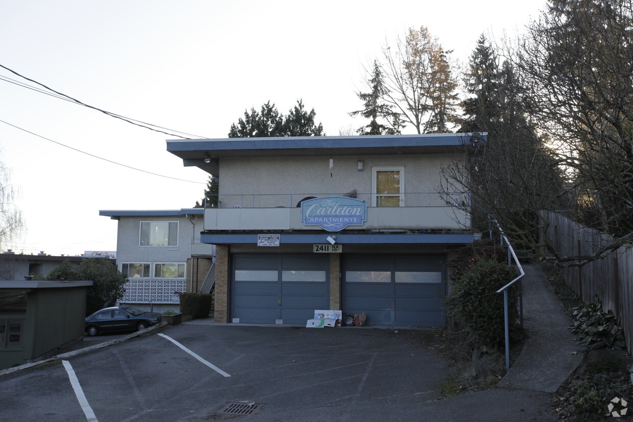 Building Photo - The Carleton Apartments