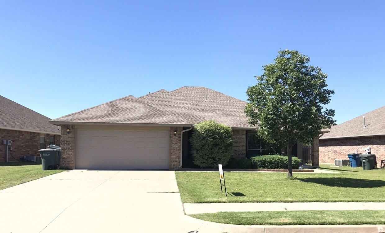 Foto principal - 4 bd + Office - Edmond North Schools - Com...