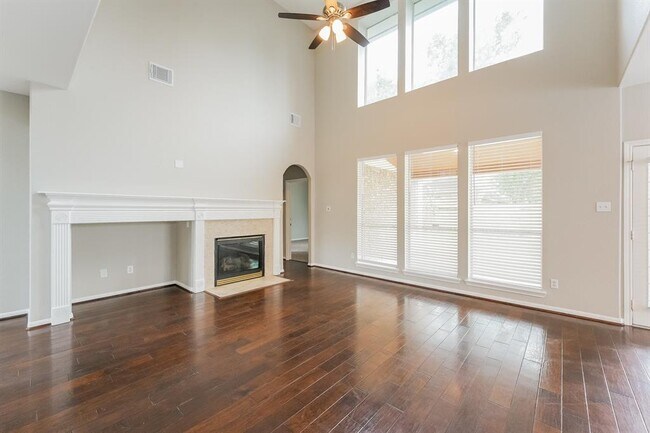 Building Photo - 22743 Cascade Springs Dr