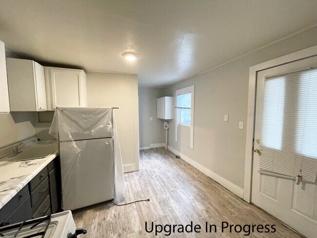 Building Photo - 507 Iowa Ave
