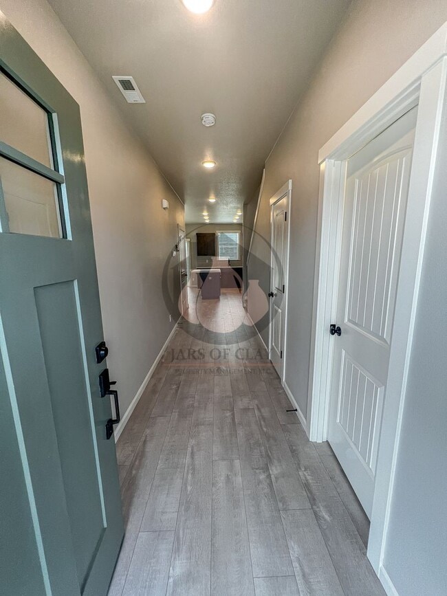 Building Photo - Beautiful Open Floor Plan Home in Dallas -...