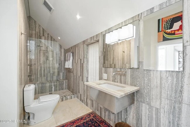 Building Photo - 1927 Beachside Ct