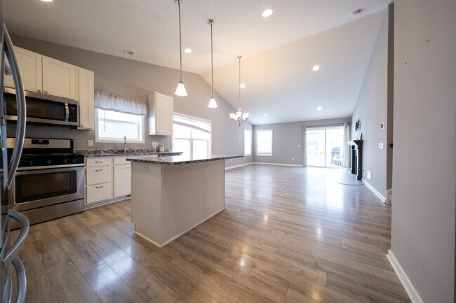 Foto del edificio - 20817 Guthrie Dr