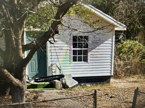Building Photo - 701 Pawley St