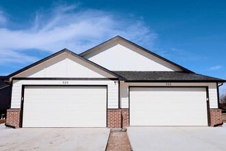 Building Photo - 522 Briarbrook Ln