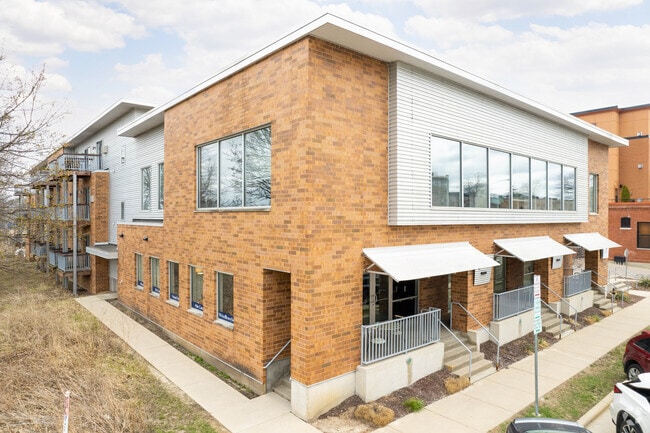 Building Photo - 301 S Livingston St