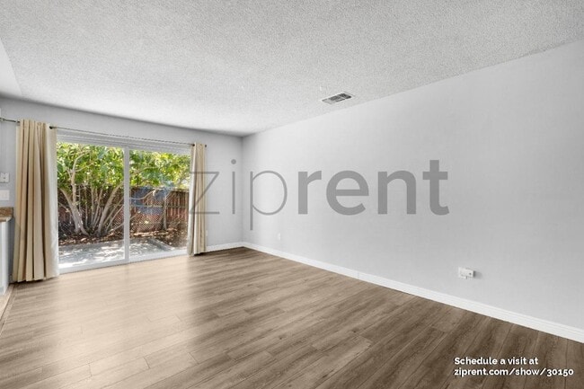 Building Photo - Unit